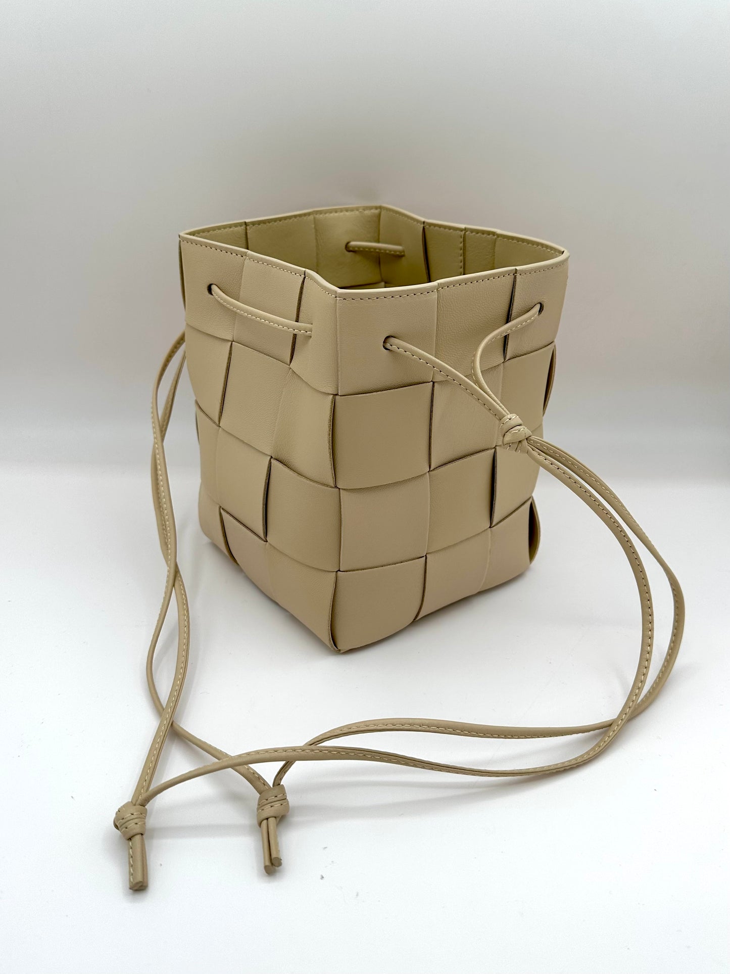 Bottega Veneta Intrecciato Small 'Cassette' Bucket Bag